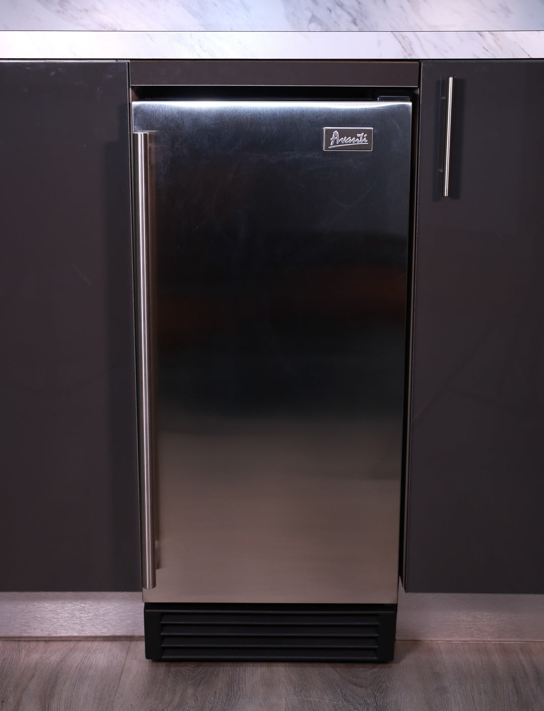 Avanti 15" Built-in or Freestanding Ice Maker