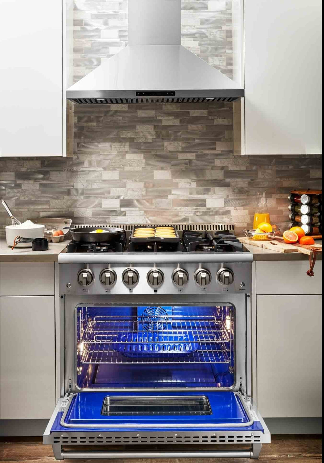 Thor Kitchen 36-Inch 5.2 cu. ft. Professional Gas Range in Stainless Steel (HRG3618U)